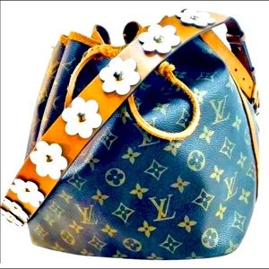 NWOTMichael Kors floral appliqué leather bag strap